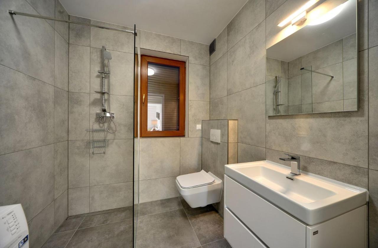 Apart-Invest Apartament Grottgera Studio 3 シクラルスカ・ポレンバ エクステリア 写真